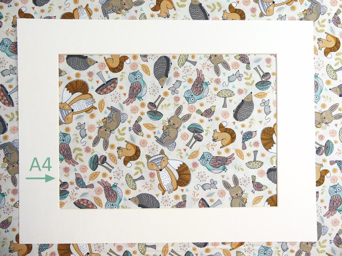 Patchworkstoff aus der Serie Doodle Days mit Eichhörnchen Fuchs Uhu Igel von Makower  A4 Ansicht